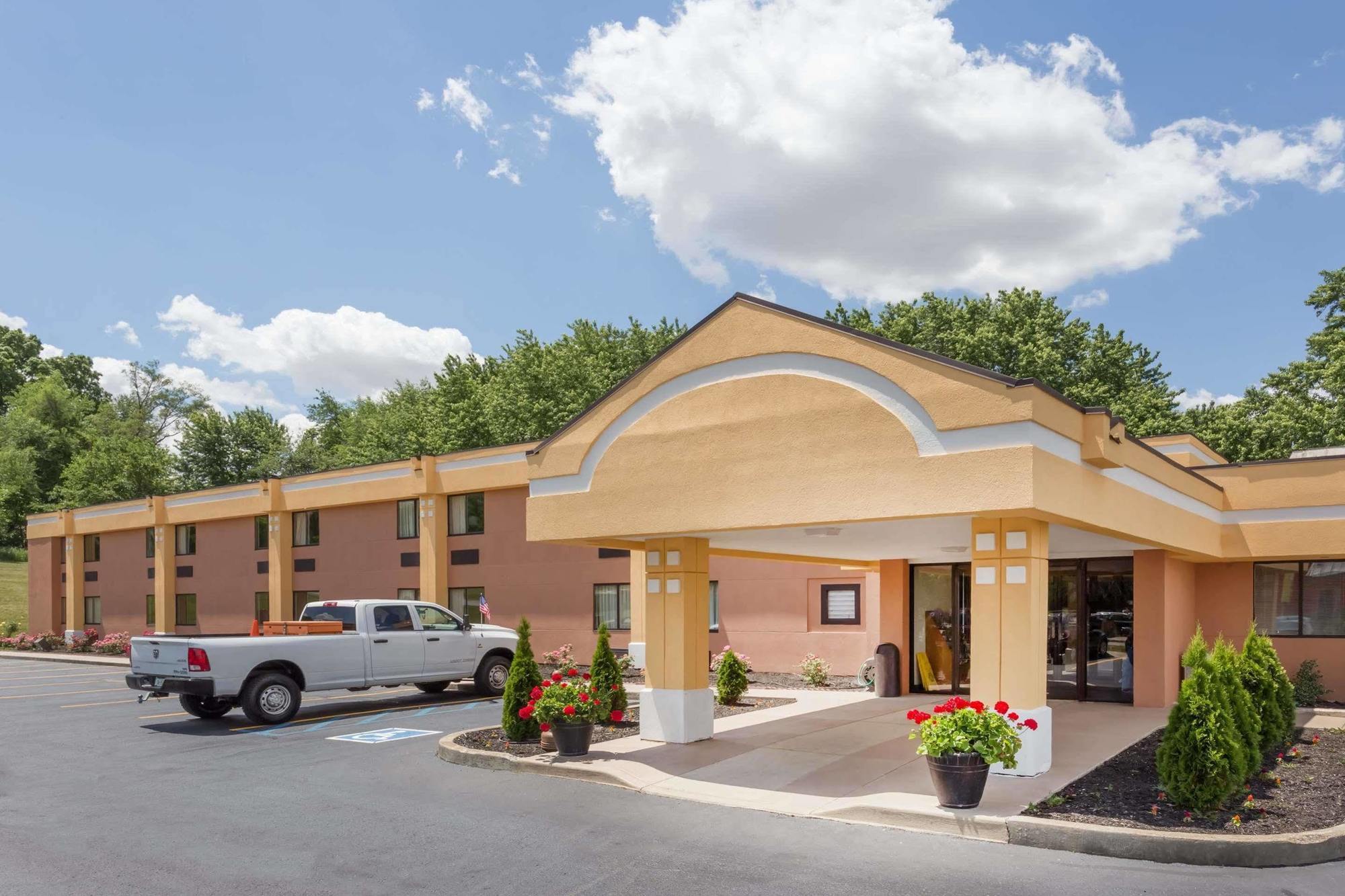 Super 8 By Wyndham 2*